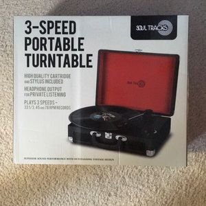 Soul Tracks 3-Speed Portable Turntable